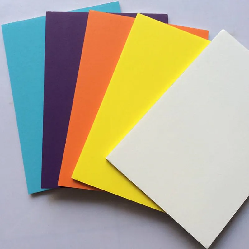O que torna a placa de espuma de PVC uma escolha prática para sinalização, móveis e aplicações internas?